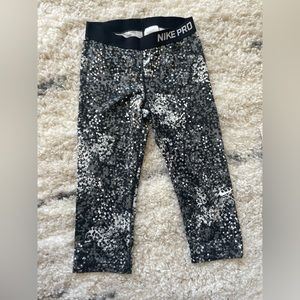 NIKE Pro Print Crop Leggings | Size: M